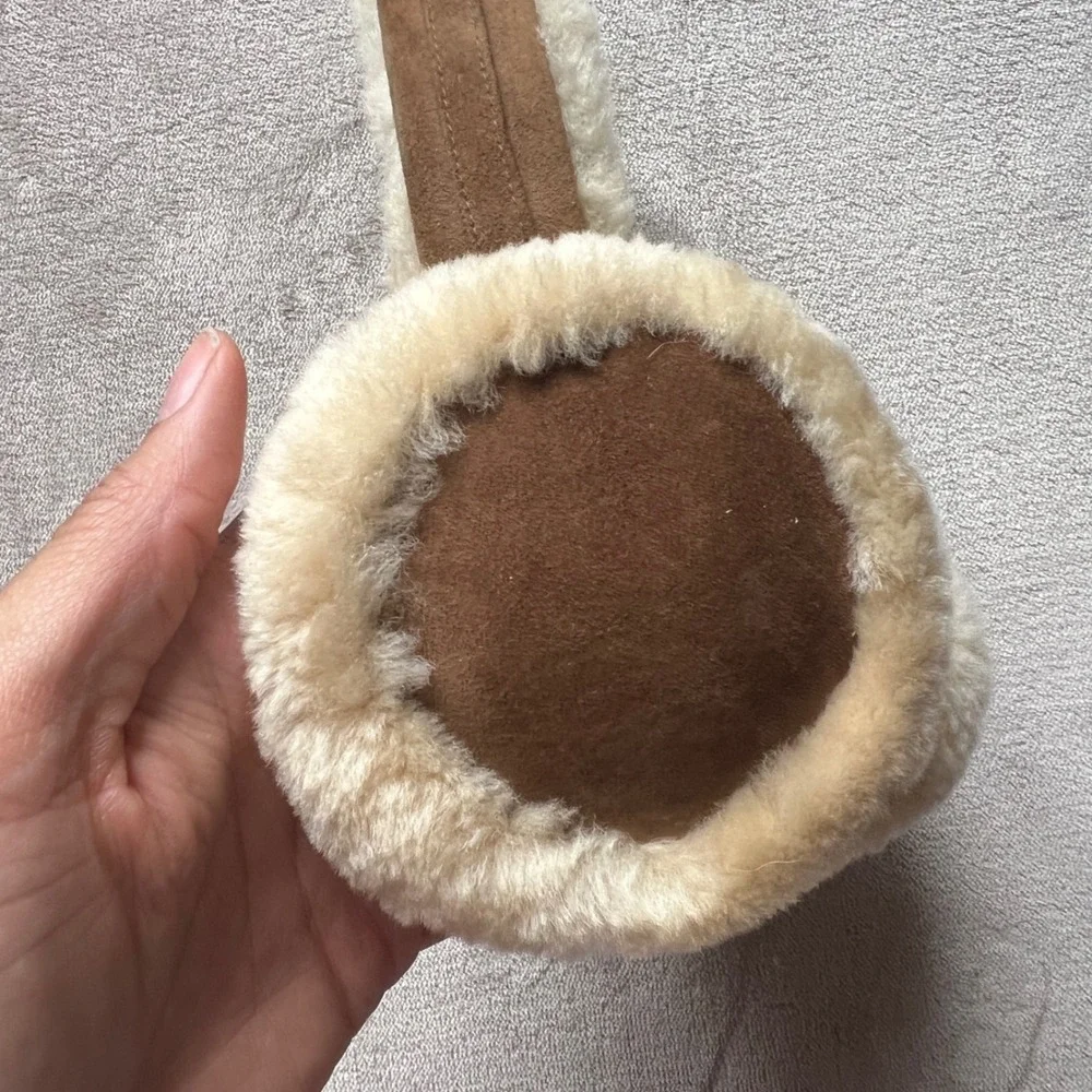 UGG Australia Chestnut Suede Real Shearling Sheepskin Earmuffs Gold tone Buckle - Picture 6 of 7